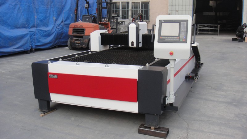 美國(guó)海寶精細(xì)等離子切割機(jī).jpg 美國(guó)海寶精細(xì)等離子切割機(jī).jpg