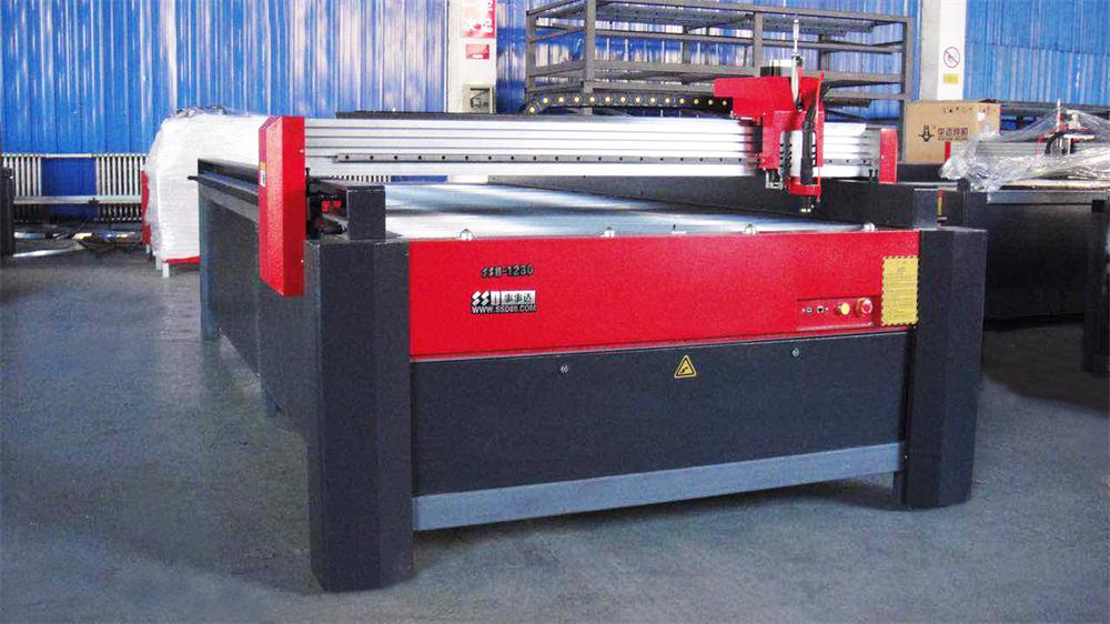 數(shù)控等離子切割機(jī).jpg 數(shù)控等離子切割機(jī).jpg